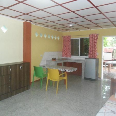 Menchu'S Pension House Panglao Bagian luar foto